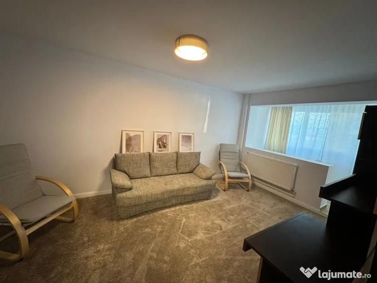 Apartament cu 3 camere decomandat în Podu Roș