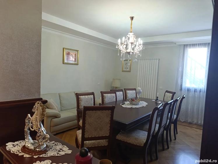 Casă cu 4 camere în Târgu Neamț