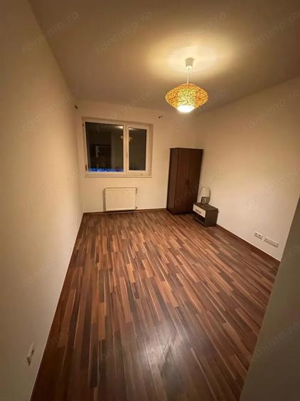 Apartament cu 3 camere decomandat în Aradului