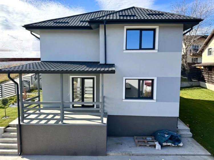 Casă cu 4 camere cu Teren 400 Mp în Rediu