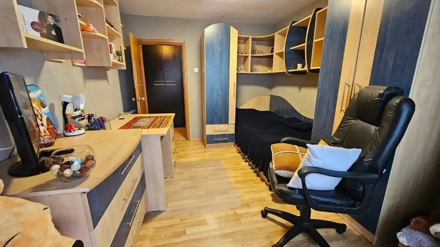 Apartament cu 4 camere decomandat în Găvana