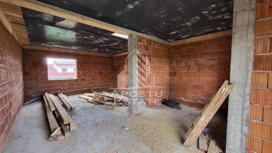Duplex cu 3 camere cu Canalizare în Covaci