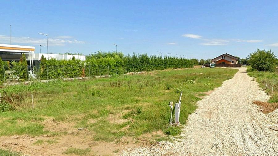 Teren Construcții intravilan de 2465 mp, în Vest