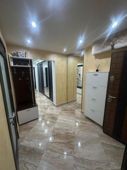 Apartament cu 3 camere decomandat, mobilat în Dristor