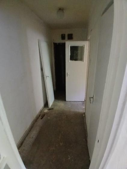 Apartament cu 3 camere semidecomandat în Ștefan cel Mare