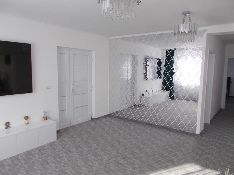 Casă individuală cu 4 camere cu Teren 600 Mp în Bacova