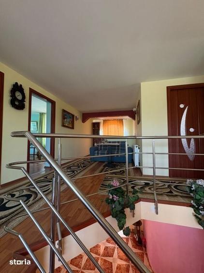 Casă cu 6 camere cu Teren 2000 Mp în Mocira