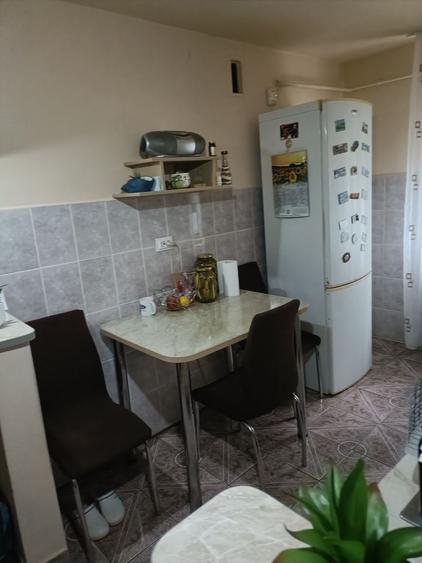 Apartament cu 2 camere nedecomandat în Mărăști