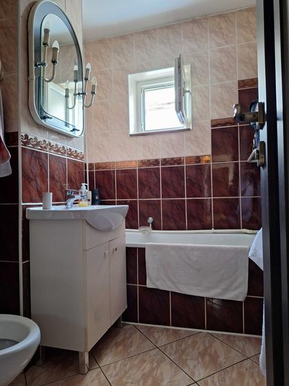 Apartament 3 camere(69mp)renovat/mobilat/utilat(direct de la proprietar) - 2
