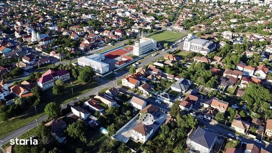 Casă cu 9 camere cu Teren 1080 Mp în Bujac