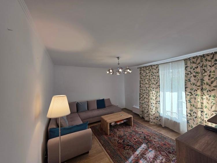 Apartament cu 2 camere decomandat, mobilat în Roșu