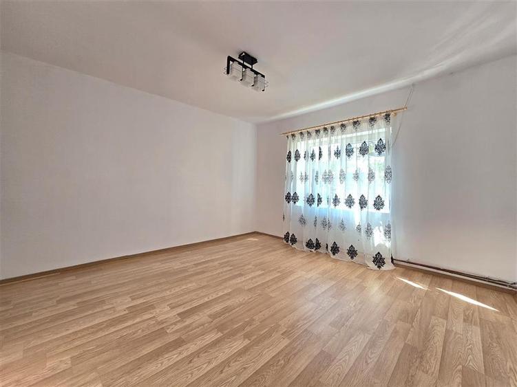 Casă individuală cu 4 camere cu Teren 5723 Mp în Bistra