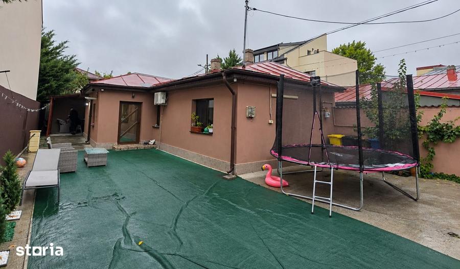 Casă cu 3 camere cu Teren 238 Mp în Andronache