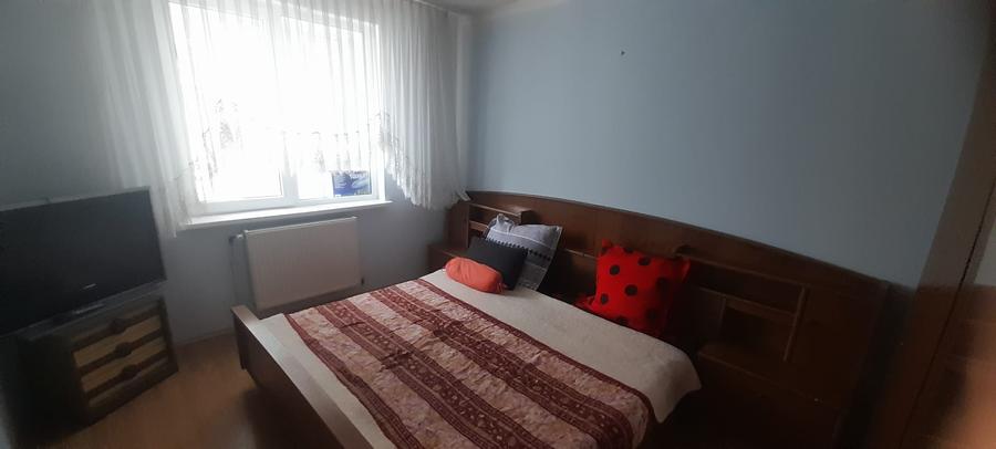 Apartament cu 4 camere semidecomandat în Rahova