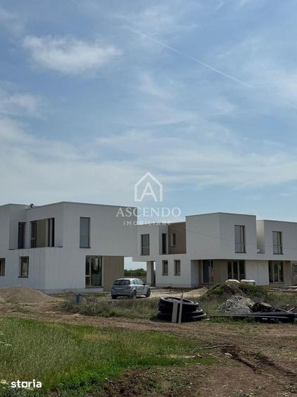 Teren de 8500 mp, în Corbeanca