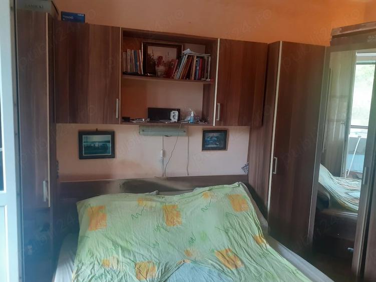 Apartament cu 3 camere semidecomandat în Hipodrom