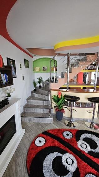Apartament cu 5 camere decomandat, mobilat în Dumbrăveni