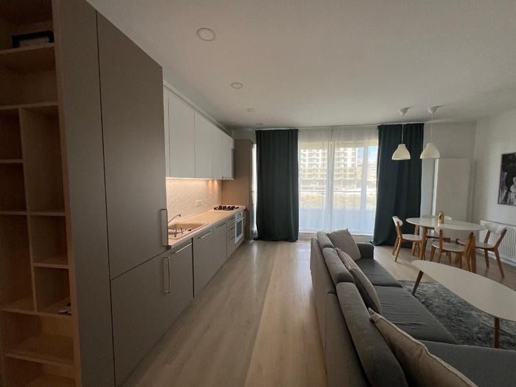 Apartament cu 3 camere decomandat în Floreasca