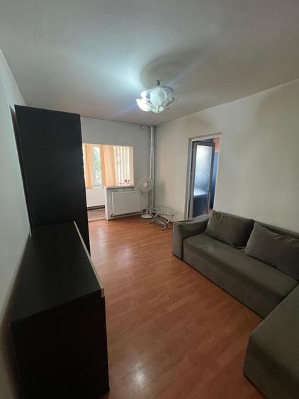 Apartament cu 3 camere , Craiovita Noua- zona George Enescu - 2