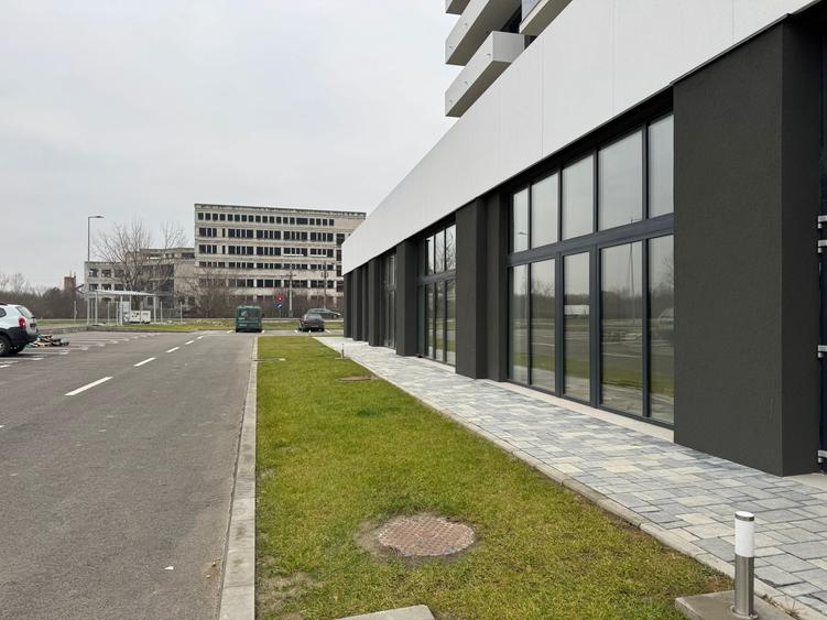 Spațiu comercial, de 420 mp, în Torontalului
