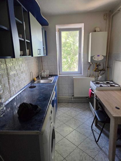 Apartament cu 2 camere semidecomandat în Micro 17