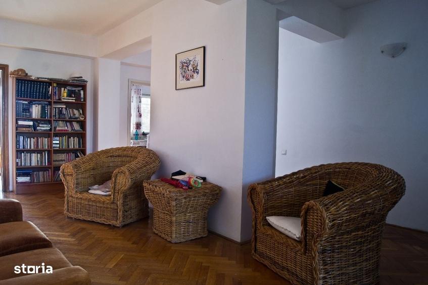 Casă cu 4 camere în Gruiu
