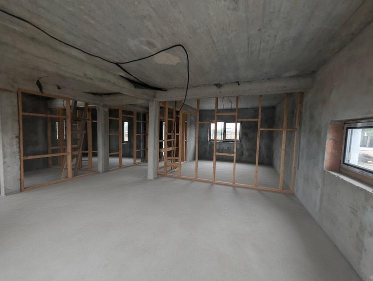 Casă individuală cu 5 camere cu Canalizare în Moara Vlăsiei