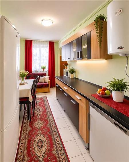Apartament cu 4 camere decomandat, mobilat în Acățari