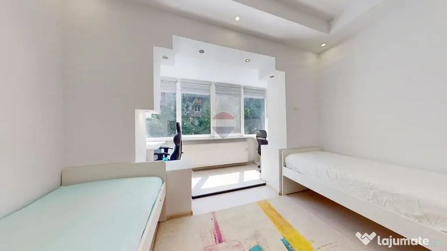 Apartament cu 3 camere decomandat în Centrul Civic