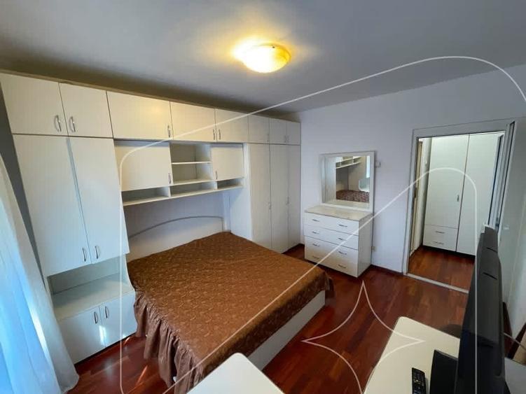 Apartament cu 3 camere în Complex Studențesc