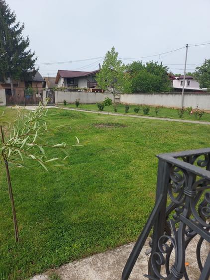 Casă cu 3 camere decomandat în Blejoi