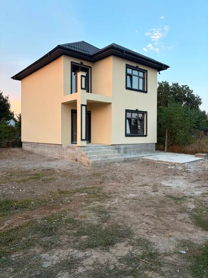 Casă individuală cu 4 camere cu Teren 200 Mp în Lumina