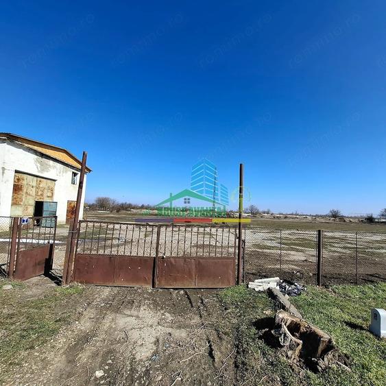 Spațiu comercial, de 600 mp, în Măicănești