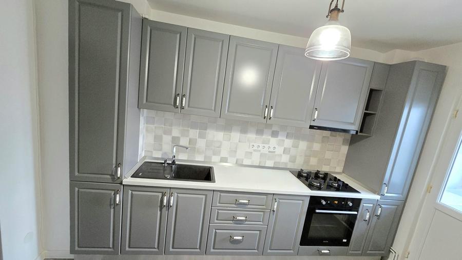 Apartament cu 3 camere decomandat în Găvana