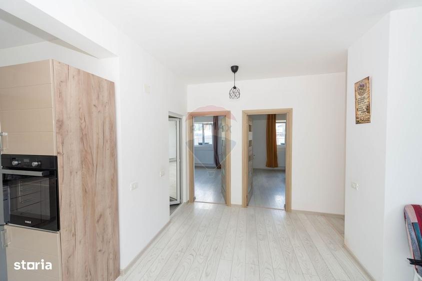 Casă cu 3 camere în Brănești