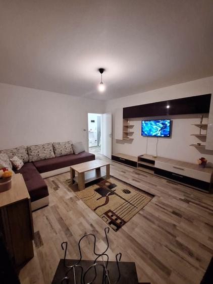 Apartament cu 2 camere decomandat în Traian