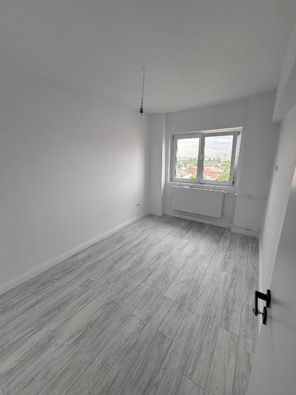 Apartament cu 3 camere decomandat în Banu Manta