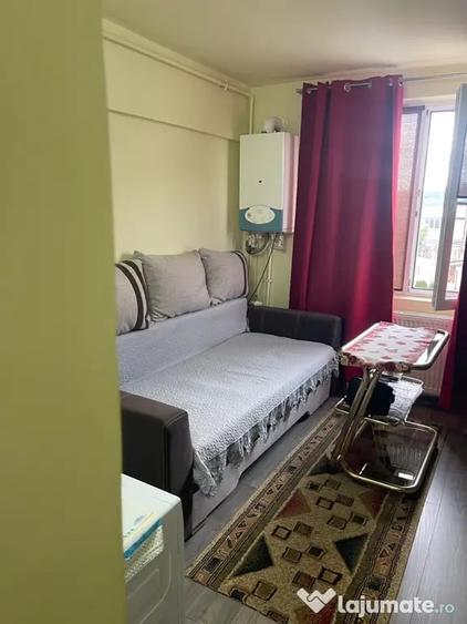 Garsonieră decomandată în Central