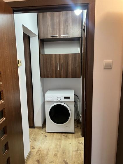Apartament cu 3 camere semidecomandat în Mircea cel Bătrân