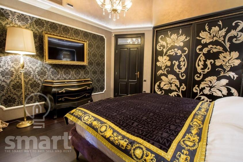 Apartament cu 3 camere semidecomandat, mobilat în Central