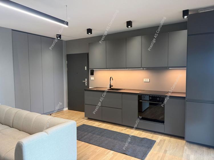 Apartament cu 3 camere semidecomandat, mobilat în Aradului