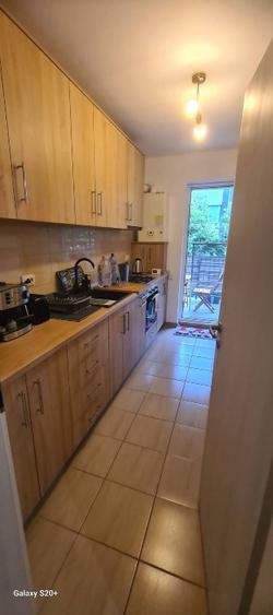 Proprietar, închiriez apartament 2 camere decomandat  - 4