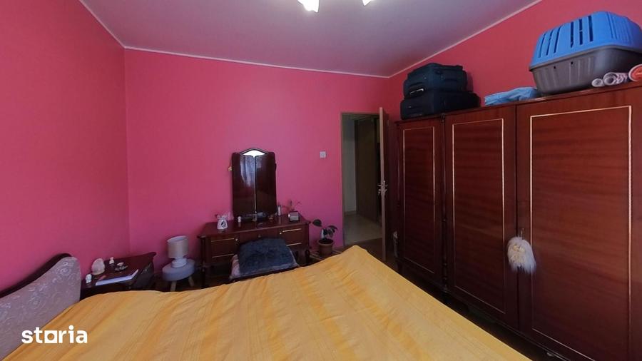Apartament cu 4 camere decomandat în Central