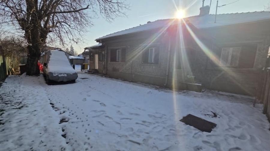 Casă individuală cu 3 camere cu Canalizare în Rahova