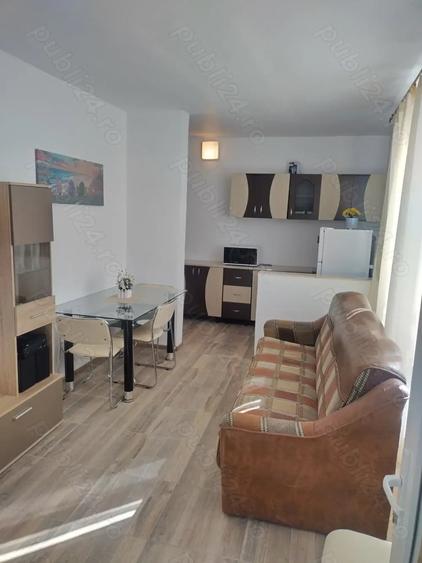 Casă cu 3 camere cu Teren 2596 Mp în Central
