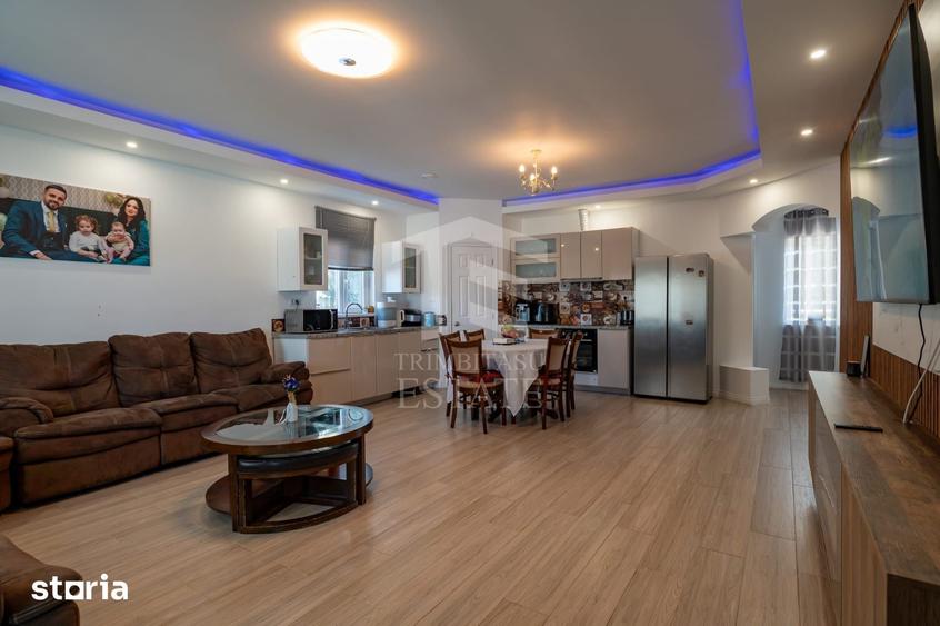 Casă cu 5 camere cu Teren 795 Mp în Central