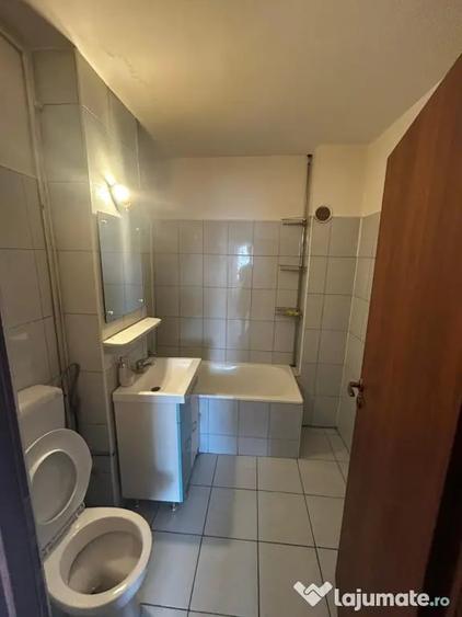 Apartament cu 3 camere decomandat în Gării