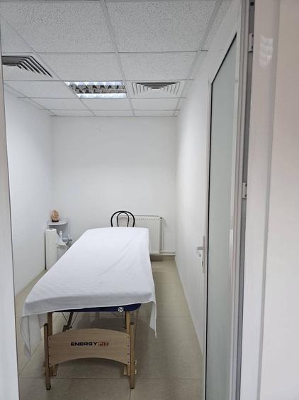 Apartament cu 4 camere decomandat în