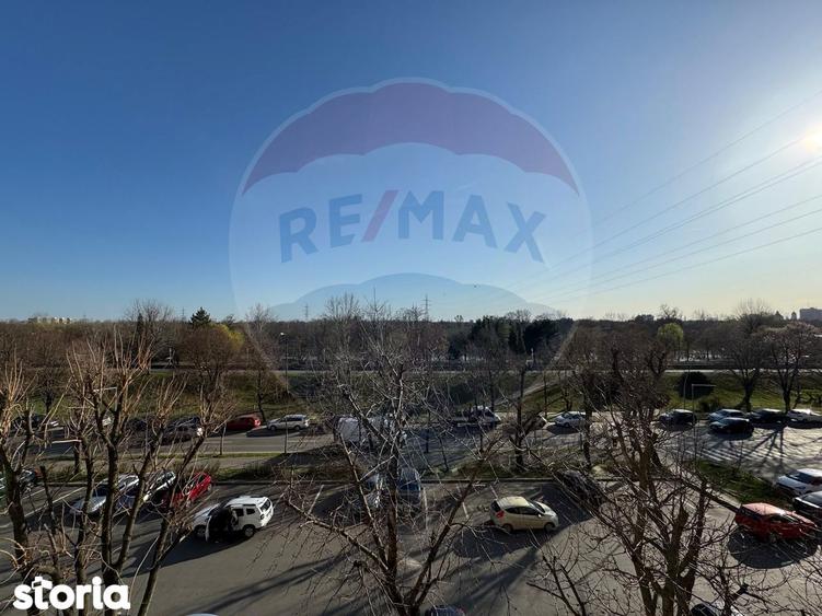 Apartament cu 3 camere, mobilat în Polivalentă
