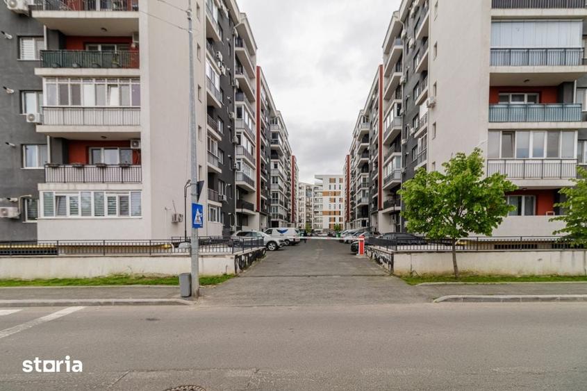 Apartament cu 3 camere în Apărătorii Patriei